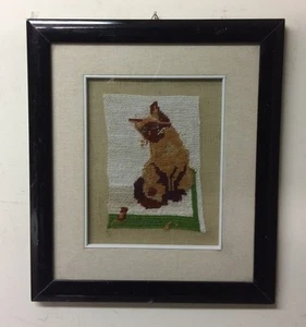  QUADRO RICAMO SU TELA GATTO FATTO A MANO  CON CORNICE  - Picture 1 of 2