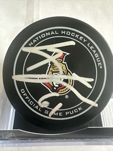 Mark Stone signiert Ottawa Senators offizielles Spiel Puck - Bild 1 von 3
