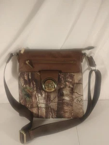 Realtree camo pattern canvas purse, over shoulder VGC - Deer Hunting Accessory - Picture 1 of 10