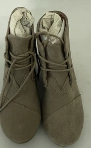 Toms Size 6.5 Women’s Beige Ankle Boots - Picture 1 of 4