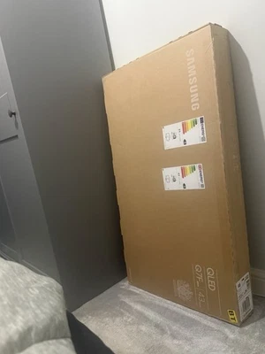 Samsung 43" QLED Q7F 4K Vision AI Smart TV (2025) - Image 1 of 2