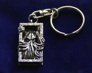 Cthulhu Octopus Keyring & Gift Pouch, silver metal pendant squid h p lovecraft - Foto 1 di 5
