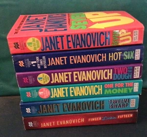 Paperback Book Lot of 6 Romance Novels JANET EVANOVICH Bestselling Author - Picture 1 of 4