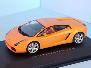 AutoArt SLOT Car 1:24 (LARGE) Lamborghini GALLARDO Luci NUOVE Giallo 14032 - Foto 1 di 6