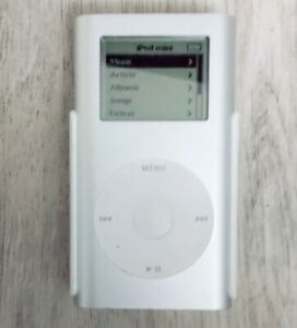 Genuine 4GB Apple iPod model# A1051 - Silver Tested & working