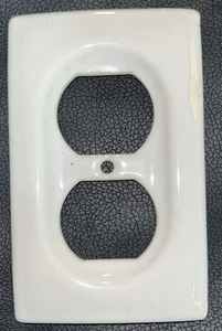 White Porcelain Ceramic Single Outlet Wall Plate Cover - Picture 1 of 2