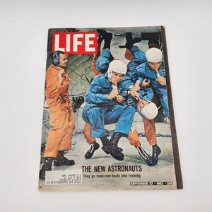 Life Magazin 27. September 1963 The New Astronauts NASA Training - Bild 1 von 12