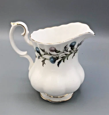 Jarra de crema grande Brigadoon de Roya Albert, 8 onzas, ligeramente usada Foto 1 de 3