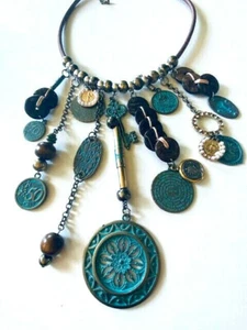 Statement Damen Collier Kette mit Perlen Ornamenten Münzen Holz Leder Charms - Bild 1 von 8