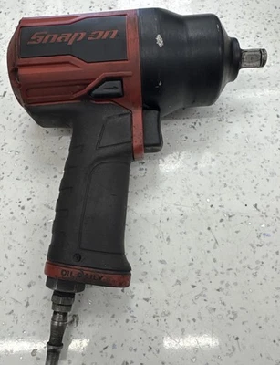 Snap on PT850 1/2" Drive Air Impact Wrench (Red) - Image 1 of 4