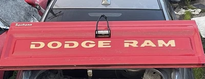 1981,83,84,91,1993 DODGE D100 D150 D350 W150 W100 НАСТЕННАЯ ВЕШАЛКА ДЛЯ ЗАДНЕЙ ДВЕРИ OEM - Изображение 1 из 4