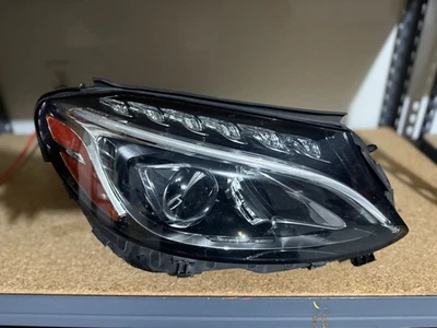 ¡COMPLETO! Faro LED lateral derecho OEM MERCEDES-BENZ CLASE C C350 2015-2018 Foto 1 de 4