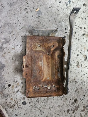 Bandeja de batería izquierda | Se adapta a Ford F250 F350 1994-1997 Foto 1 de 4