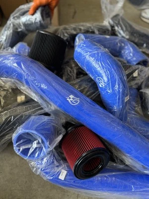 ENTRADAS DE MONTAJE DELANTERO BMW X3M | Mejor sonido | Tubo azul y negro Foto 1 de 4