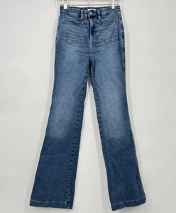 Good American Damengröße 8/29 Good Curve aufgesetzte Tasche Bootcut Jeans hoher Bund - Bild 1 von 8