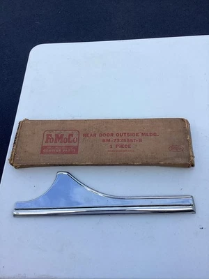 Ford BM-7325557-B 1954 4 PUERTAS MOLDURA LH CRESTLINE/CUSTOMELINE STATION WAGON NUEVO DE STOCK Foto 1 de 4