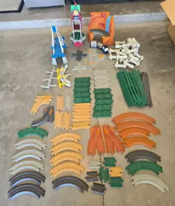 17 libbre di Fisher Price GeoTrax binari e accessori - Foto 1 di 7