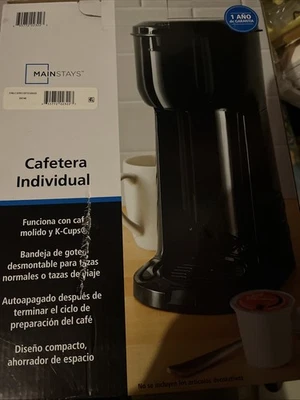 Cafetera de un solo servicio y K-Cup Mainstays - negra Foto 1 de 3
