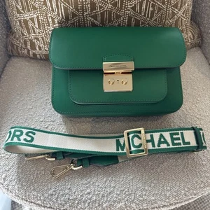 Michael Kors Emerald Green Cross Body Bag or clutch brand new - Picture 1 of 11