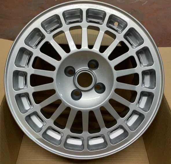Roues en Alliage 15 Lancia Delta 8V HF Intégrale Fiat Uno Turbo Panda 500 Punto - Photo 1/1