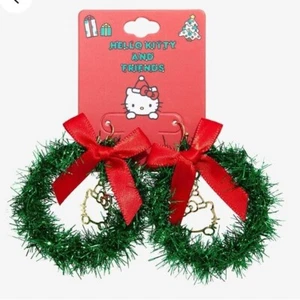 Hello Kitty Christmas Wreath Earrings Holiday Bow Sanrio Xmas Jewelry - Picture 1 of 4