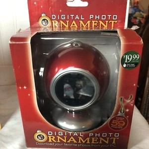 Digital Photo Display Ornament - Picture 1 of 2