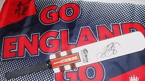 Alastair Cook (England) signed Gray Nicolls Kaboom Mini cricket bat + COA - Picture 1 of 8