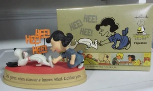 Snoopy Peanuts Hallmark Gallery 2011 It's Great When Someone Knows Tickles Lucy - Picture 1 of 3