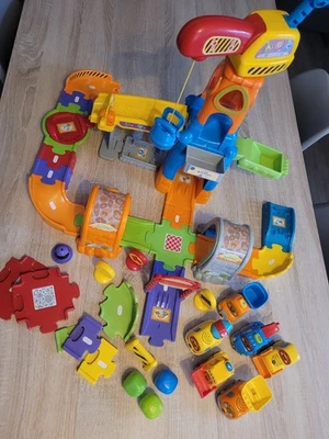 Tut Tut Baby Flitzer Baustelle mit zusätzlichen Teilen Und Vielen Autos. - Bild 1 von 4