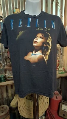 Camisa De Colección Berlin Love Life Tour 1984 - Camiseta Hanes Hecha en EE. UU. Talla M Negra Encogida  Foto 1 de 4