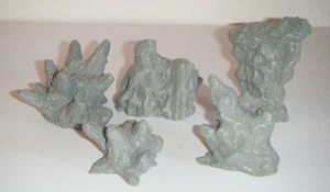 3D-gedruckte neugierige grasbewachsene Felsen Geländelandschaft: Tischplattenminiaturen & Wargaming - Bild 1 von 6