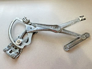 96-2002 MERCEDES-BENZ E320 E430 W210 ~ LEFT FRONT WINDOW REGULATOR ~ A2107201146 - Picture 1 of 3