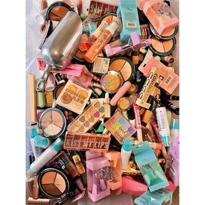 Make Up Bundle 12-15pcs No Duplicate - Picture 1 of 3