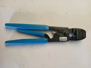 Sharkbite Soluzioni idrauliche 3/8" fino a 1" Pex strumento di bloccaggio (865895) - Foto 1 di 3