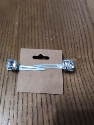 Pinza de pelo Barnetts 40P tono plata facetada forma cuadrada Foto 1 de 3