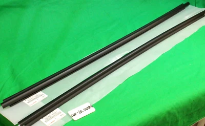 JUEGO DE TIRA DE INTEMPERIE EXTERIOR DE VIDRIO PUERTA DELANTERA DERECHA Y IZQUIERDA TOYOTA SCION IQ/EV genuino 12-15 Foto 1 de 4