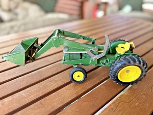1/16 ERTL #584 John Deere with Bucket Loader Die Cast - Picture 1 of 12