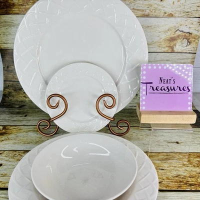 Oneida PICNIC Cesta Blanca Tejido 1 Cena 1 Plato de Pan 1 Sopa 1 Tazón de Cereal 4 Piezas Foto 1 de 4