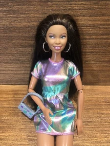 Muñeca Barbie That's So Raven 2005 Disney Mattel ~ Revestida ~ Pendientes de aro AA - Imagen 1 de 9