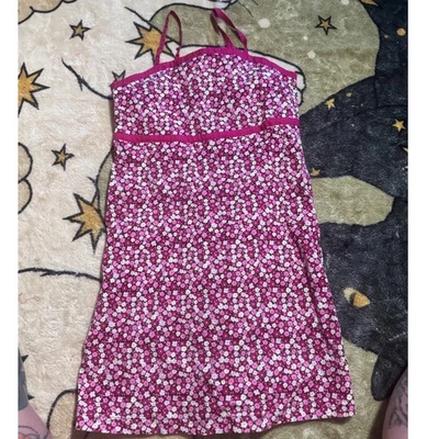 Vestido informal sin mangas con estampado floral rosa 10/12 Basic Image para niñas Foto 1 de 3