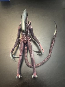NECA Alien Vs Predator Action Figure Arcade Razor Claws Alien Complete - Picture 1 of 4