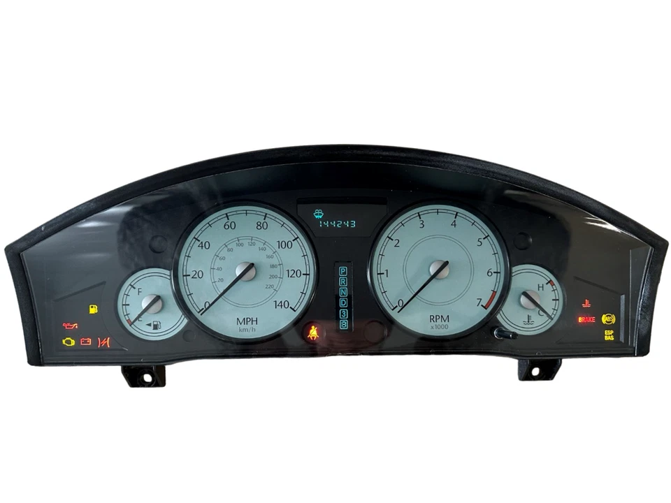 Cuadro de instrumentos velocímetro indicadores de panel de instrumentos Chrysler 300 2007 144.243 millas Foto 1 de 4
