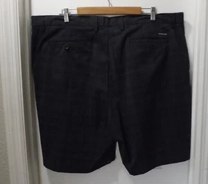 🔥 MENS CHAPS GOLF BLACK & GRAY PLAID CASUAL SHORTS SIZE 42 - Picture 1 of 3
