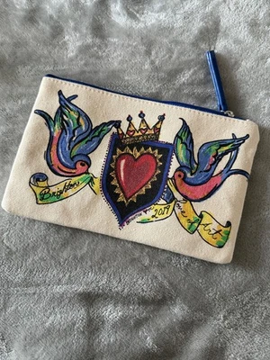 Nova Bolsa de Viagem Brighton 2019 Maquiagem Zíper Pombas Azuis Coração Amor pela Arte - Imagem 1 de 3
