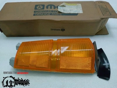 NOS Mopar 1984-86 Dodge Caravan/Plymouth Voyager RH Front Corner Light 4174892 Foto 1 de 4