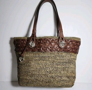BOLSO DE MANO BRIGHTON INTERLOK TARRAH COÑAC RAFIA PAJA 3D CUERO PERSONALIZADO TRABAJO PRECIO DE VENTA SUGERIDO POR EL FABRICANTE $340 - Imagen 1 de 20