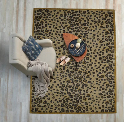 Alfombra de seda y bambú moderna con estampado de animales beige acolchada a mano de 4'x6' Foto 1 de 3