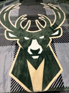Milwaukee Bucks NBA Fleece Sherpa Throw Coperta 60”x70” Pegasus Sports - Foto 1 di 2