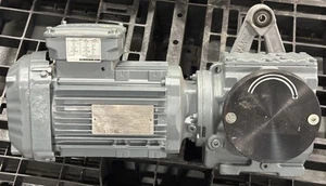 Sew-Eurodrive SA47 DRN80M4 Gearmotor 0.75kW W/Gearbox 20.33:1 Ratio - Picture 1 of 7