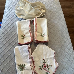 Set Of 13 White Cotton With Embroidered Holly Leaf Holiday Dinner Napkins -READ - Picture 1 of 11